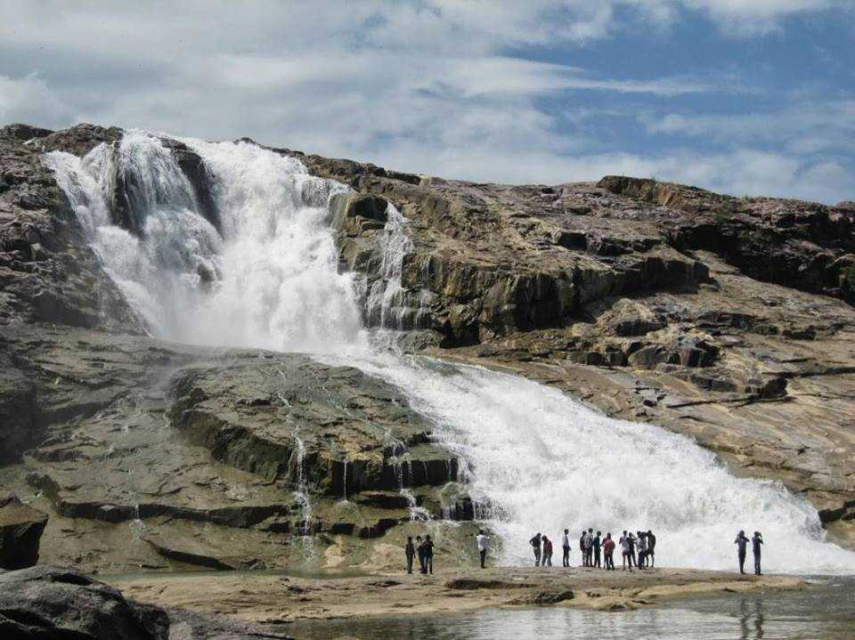 kunthala-waterfalls-img